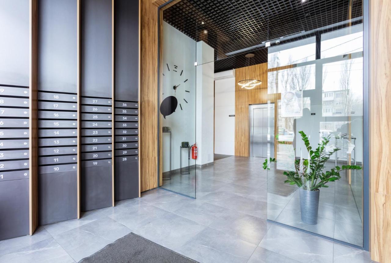 Nyvky Like Home - Studio - Apt 35 Kiev Luaran gambar