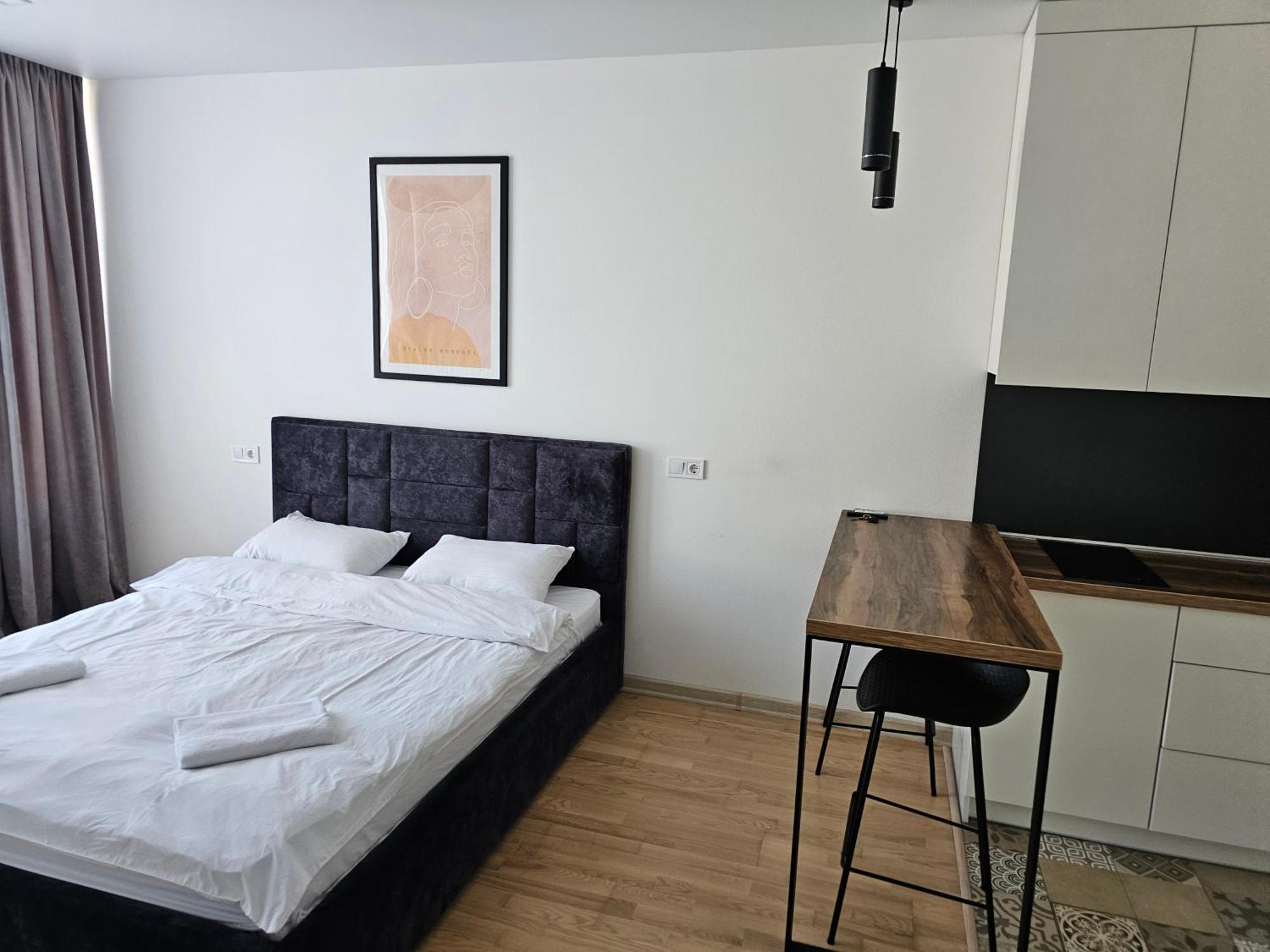 Nyvky Like Home - Studio - Apt 35 Kiev Luaran gambar