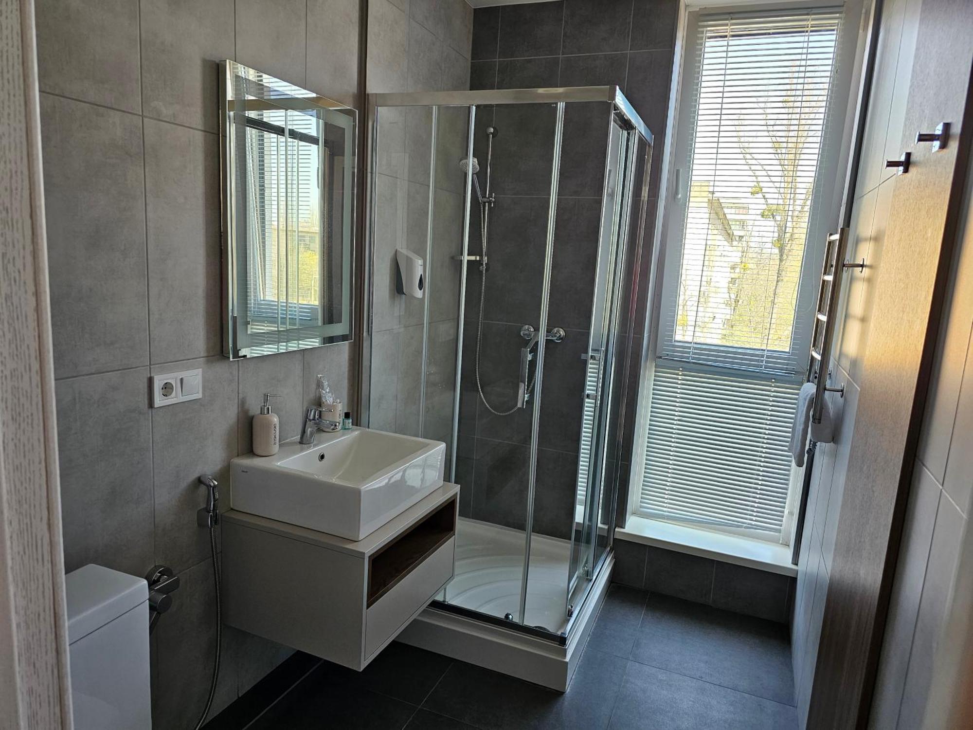 Nyvky Like Home - Studio - Apt 35 Kiev Luaran gambar